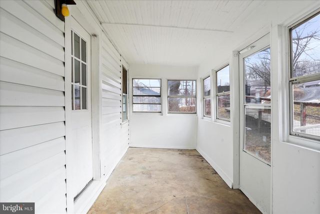 25 HARRISON AVE, Berkeley Springs, WV 25411