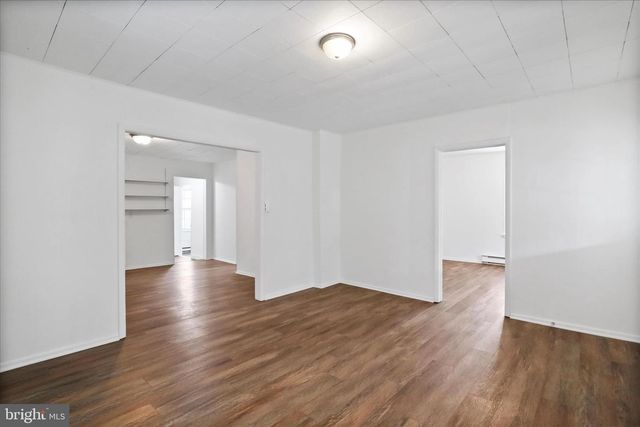 25 HARRISON AVE, Berkeley Springs, WV 25411