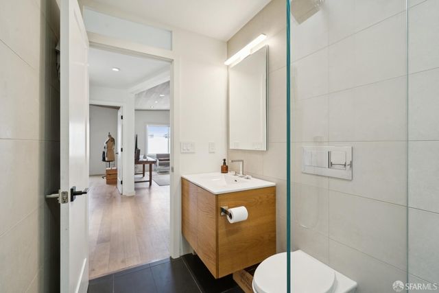 1515 Van Dyke Avenue, San Francisco, CA 94124