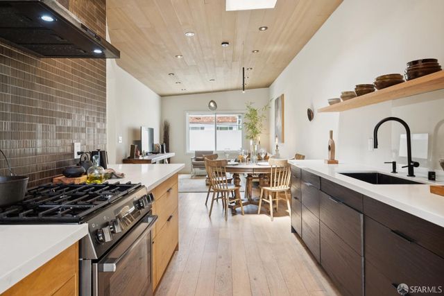 1515 Van Dyke Avenue, San Francisco, CA 94124