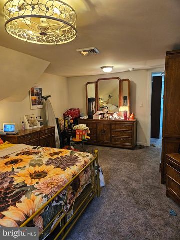 594 E HOLLY AVE, Pitman, NJ 08071