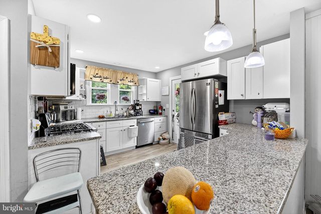 594 E HOLLY AVE, Pitman, NJ 08071