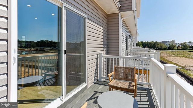 122 ESSEX DR, Sicklerville, NJ 08081