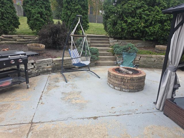 2821 E Turtle Creek Drive, Fairfield, OH 45014
