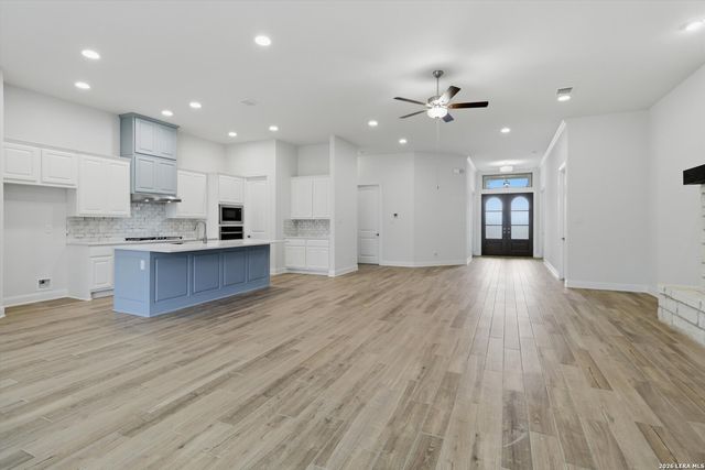 3835 escalera, Bulverde, TX 78163