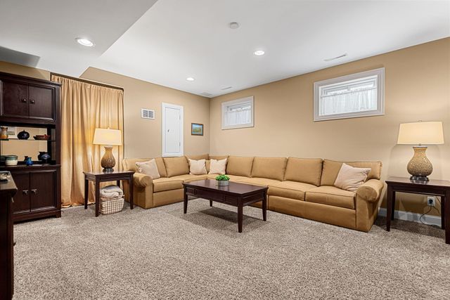 8872 Winding Trail, St. John, IN 46373