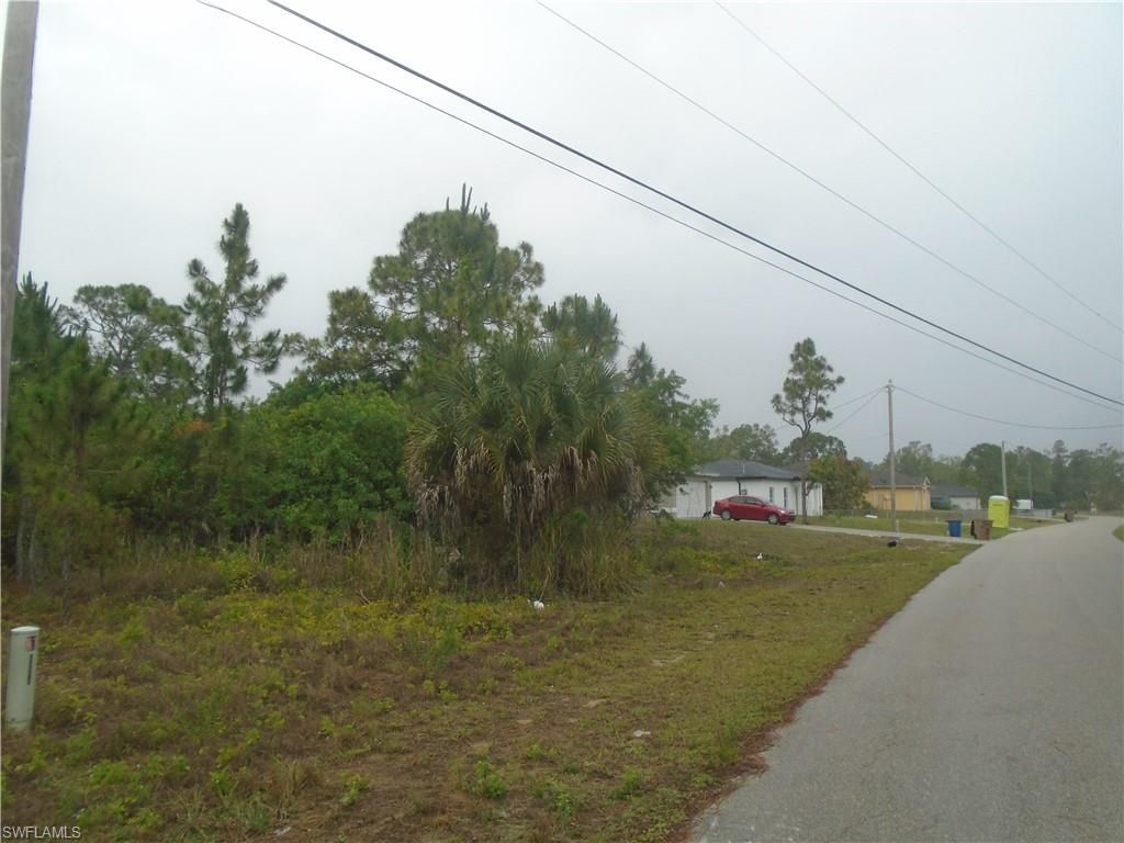719 Crestline AVE S, LEHIGH ACRES, FL 33974 — photo 2