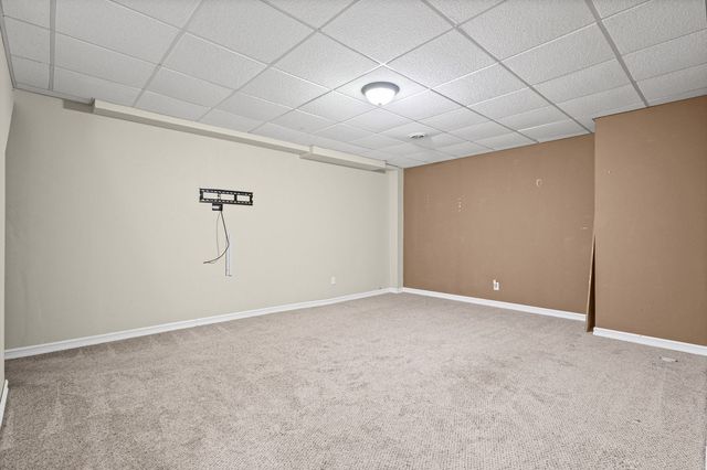 435 Shadow Wood Drive, Yorkville, IL 60560