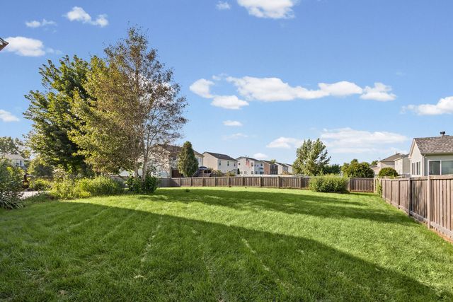435 Shadow Wood Drive, Yorkville, IL 60560