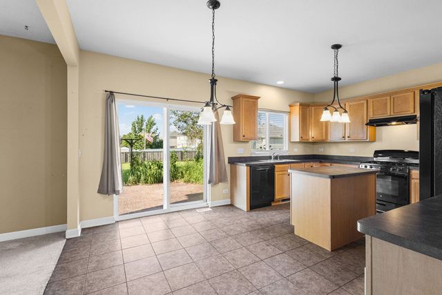 435 Shadow Wood Drive, Yorkville, IL 60560