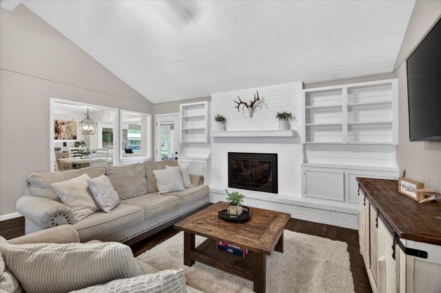 12403 Cherry Point Drive, Mont Belvieu, TX 77535