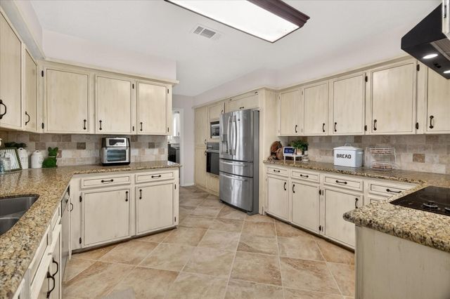 12403 Cherry Point Drive, Mont Belvieu, TX 77535