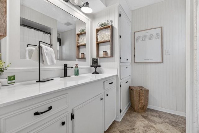 12403 Cherry Point Drive, Mont Belvieu, TX 77535