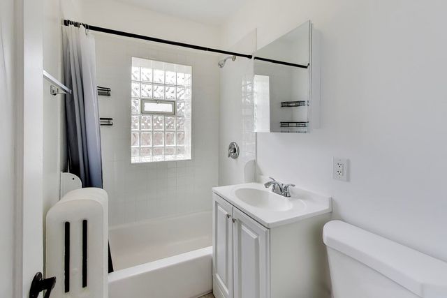 126 Clyde Avenue 2, Evanston, IL 60202