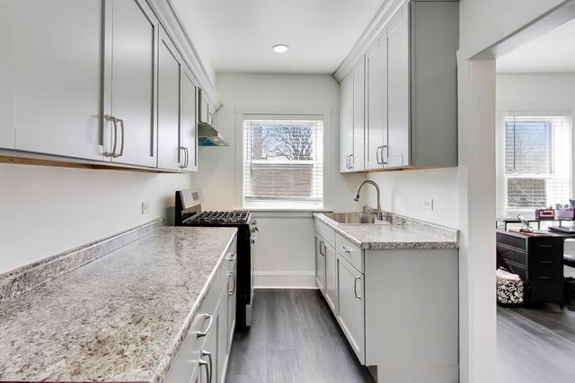 126 Clyde Avenue 2, Evanston, IL 60202