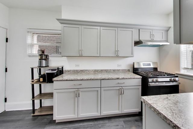 126 Clyde Avenue 2, Evanston, IL 60202