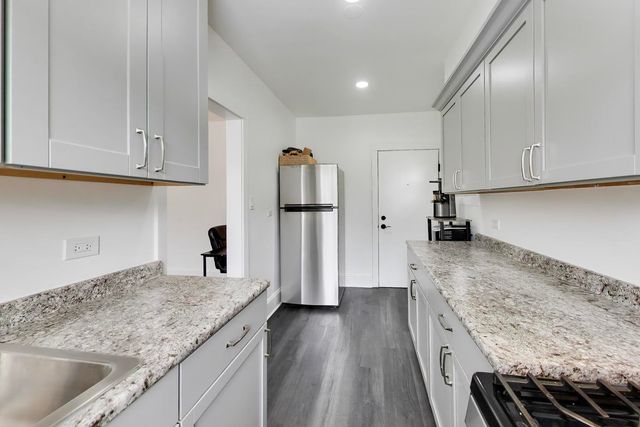 126 Clyde Avenue 2, Evanston, IL 60202