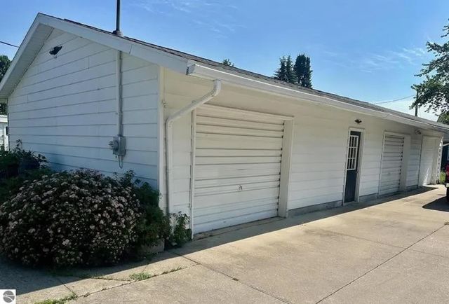 7880 W Cedar Lake Road, Oscoda Twp, MI 48750