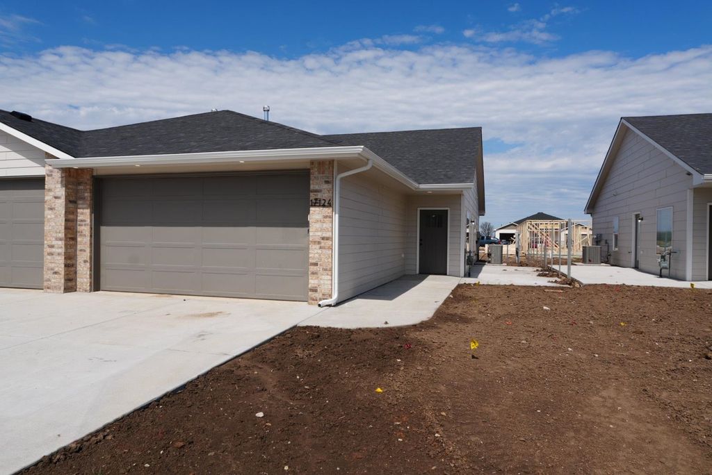17124 W Lawson Cir, Goddard, KS 67052