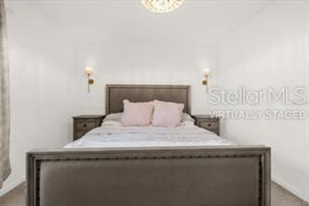 Image 10 of property listing at 509 SEA TURTLE LANE, Haines City, FL 33844