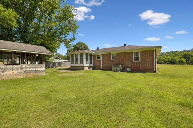 161 Kempville Hwy, Pleasant Shade, TN 37145
