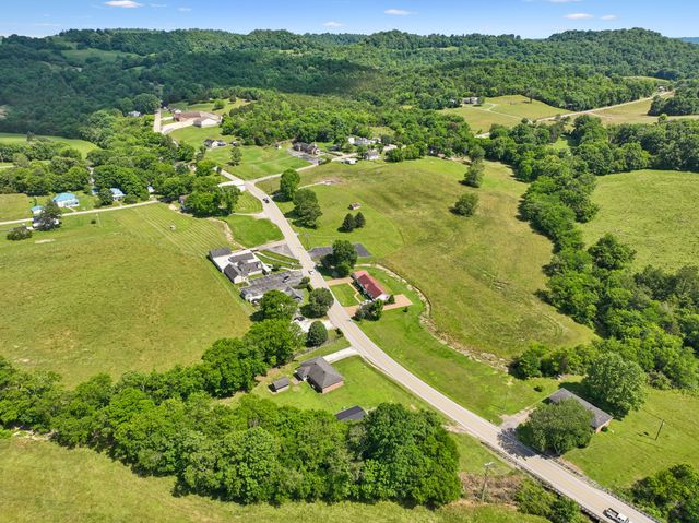 161 Kempville Hwy, Pleasant Shade, TN 37145