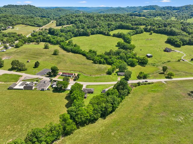 161 Kempville Hwy, Pleasant Shade, TN 37145