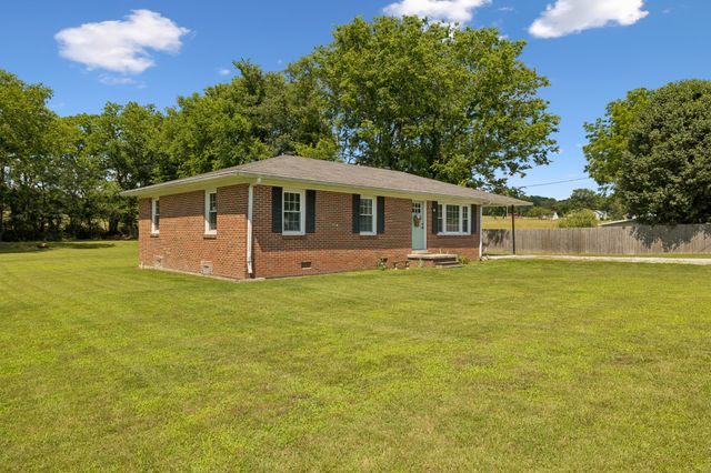161 Kempville Hwy, Pleasant Shade, TN 37145