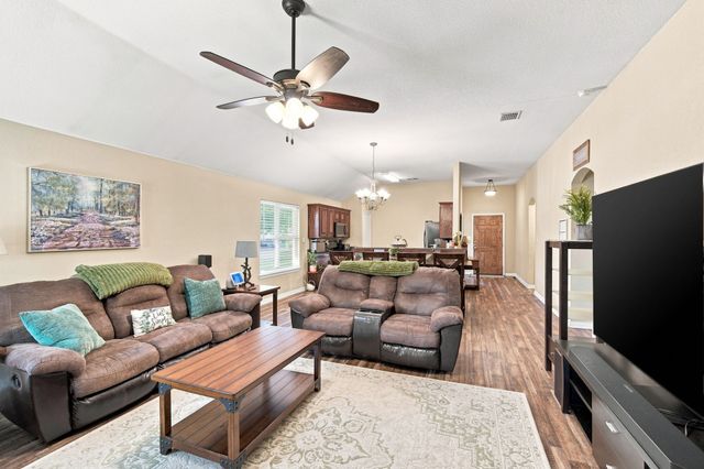 302 Creekside Way, Waxahachie, TX 75165