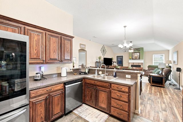 302 Creekside Way, Waxahachie, TX 75165