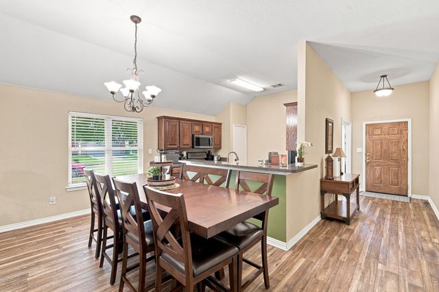 302 Creekside Way, Waxahachie, TX 75165