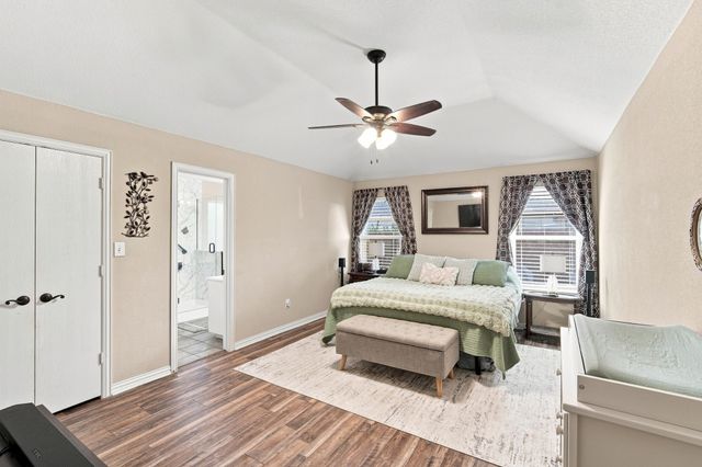 302 Creekside Way, Waxahachie, TX 75165
