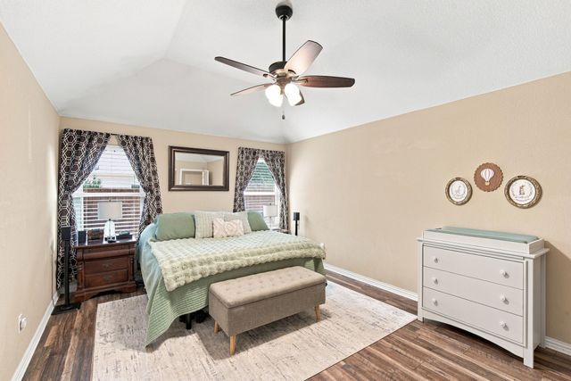 302 Creekside Way, Waxahachie, TX 75165