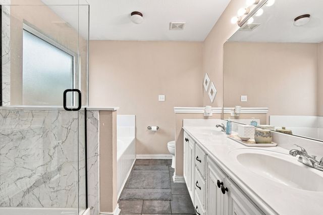 302 Creekside Way, Waxahachie, TX 75165