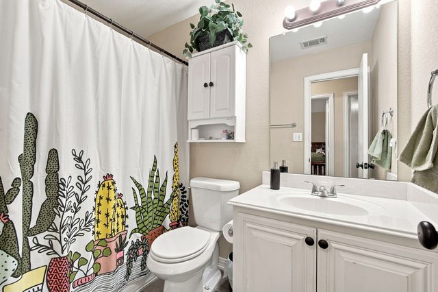 302 Creekside Way, Waxahachie, TX 75165