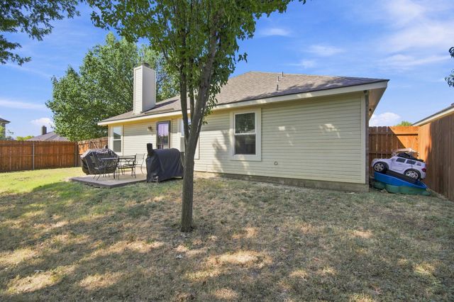 302 Creekside Way, Waxahachie, TX 75165
