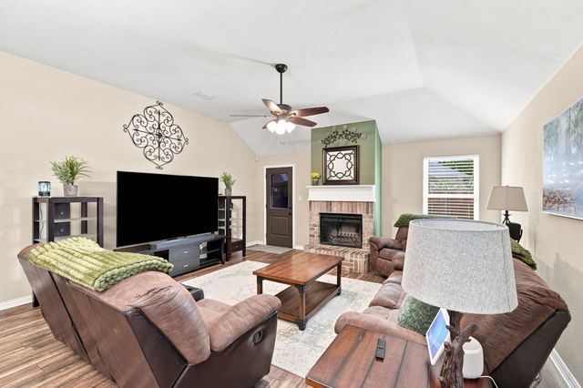 302 Creekside Way, Waxahachie, TX 75165