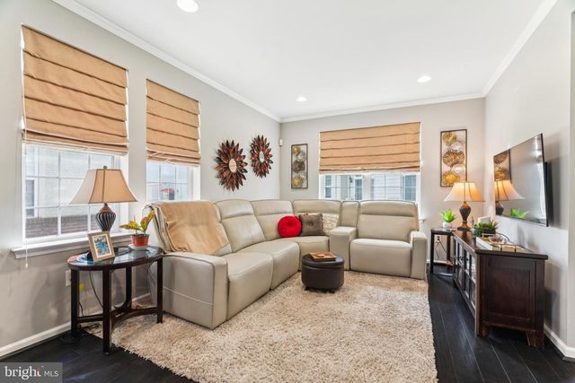 3301 CAPRI DR, Philadelphia, PA 19145