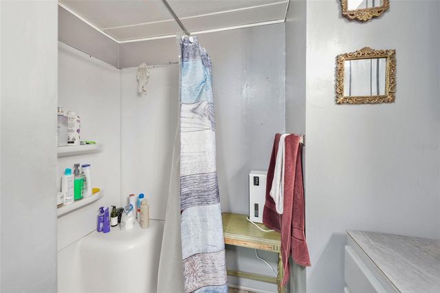 18486 SE 52ND STREET, Ocklawaha, FL 32179