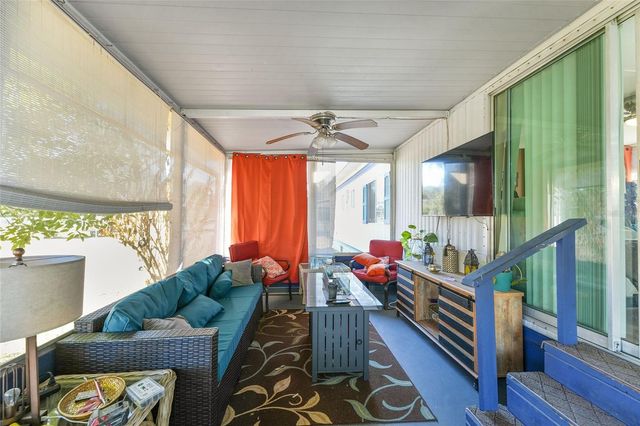 18486 SE 52ND STREET, Ocklawaha, FL 32179