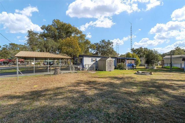 18486 SE 52ND STREET, Ocklawaha, FL 32179