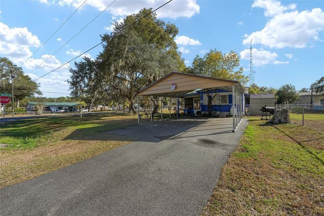 18486 SE 52ND STREET, Ocklawaha, FL 32179