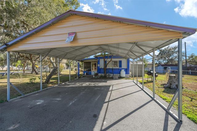 18486 SE 52ND STREET, Ocklawaha, FL 32179