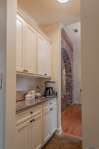 14160 Twelve Oaks Dr, Walker, LA 70785
