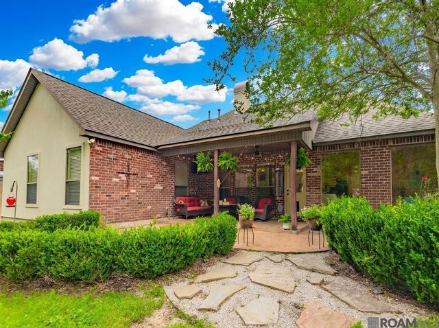 14160 Twelve Oaks Dr, Walker, LA 70785
