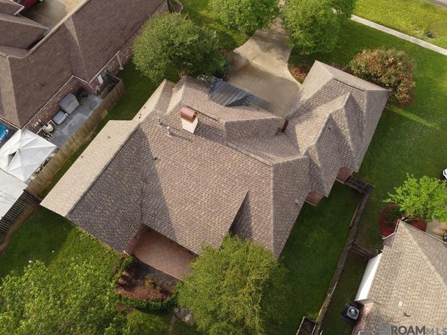 14160 Twelve Oaks Dr, Walker, LA 70785