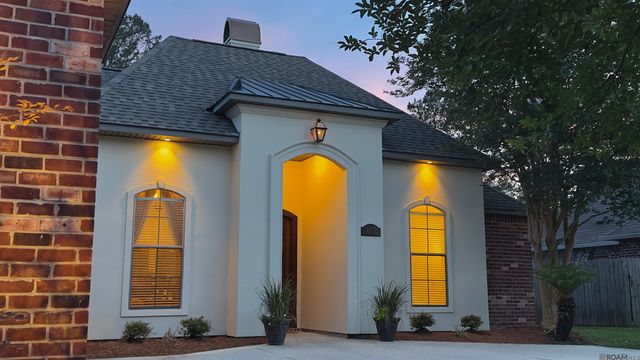14160 Twelve Oaks Dr, Walker, LA 70785