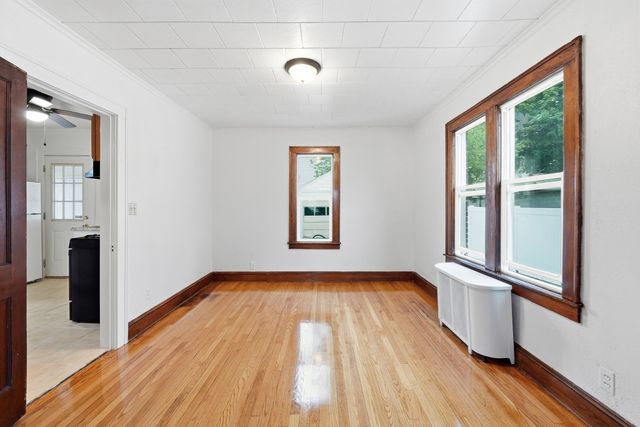 73 Santa Barbara St, Springfield, MA 01104