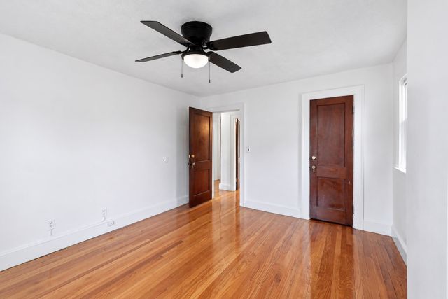 73 Santa Barbara St, Springfield, MA 01104