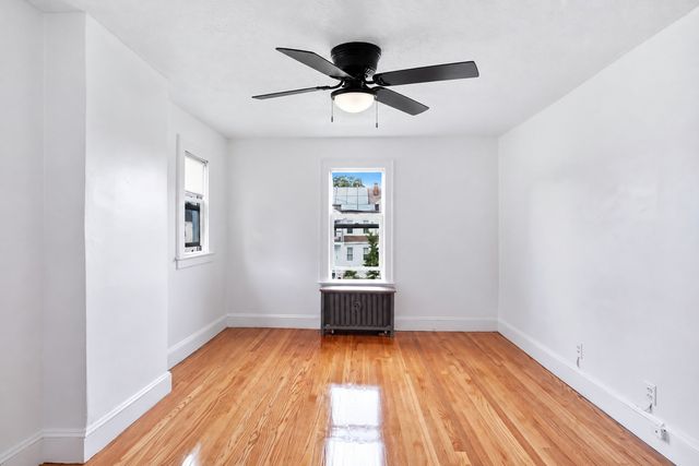 73 Santa Barbara St, Springfield, MA 01104